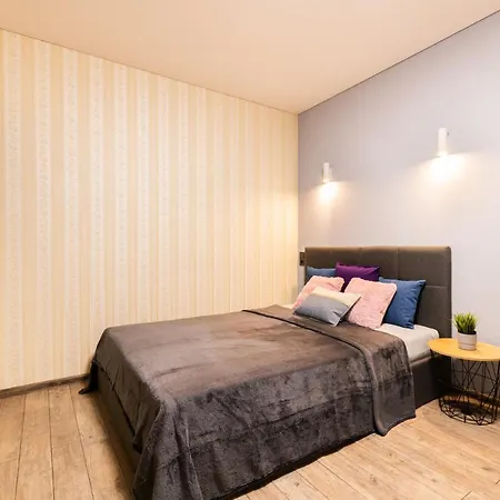 Pearl Of The Old Town *