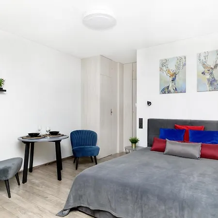 Pearl Of The Old Town *