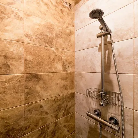 Pearl Of The Old Town *