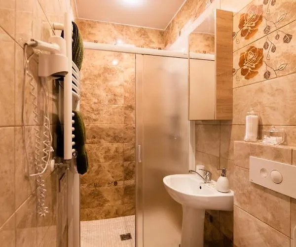 Pearl Of The Old Town *