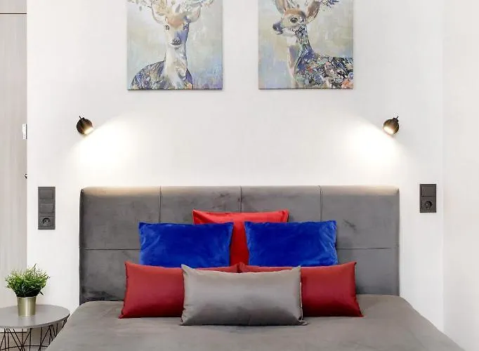 Pearl Of The Old Town *